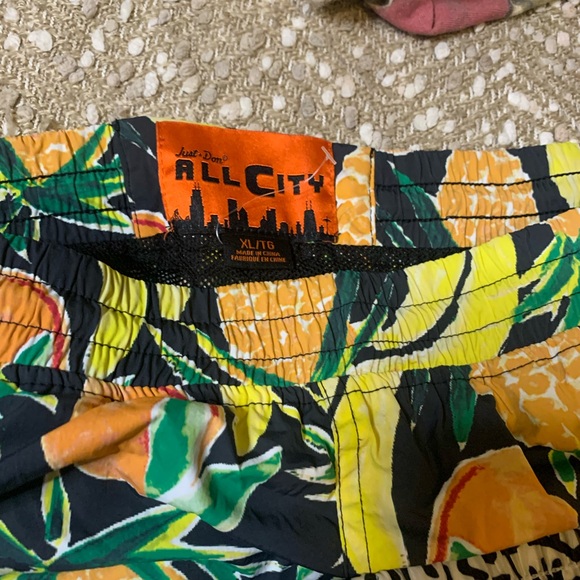 Colorful Graphic Shorts - Picture 4 of 7